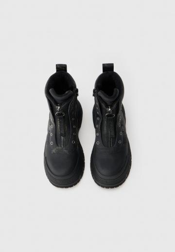 Сапожки на танкетке