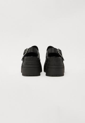 Босоножки на каблуке