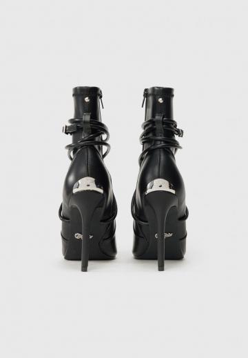 Высокие сапоги