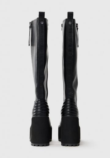 Высокие сапоги