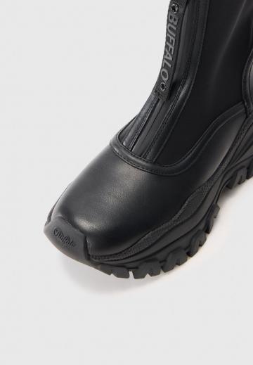 Сапожки на танкетке