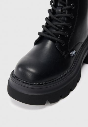 Ботинки на шнуровке