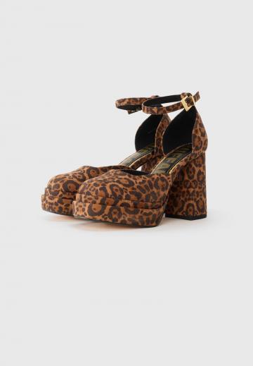 Туфли на высоком каблуке