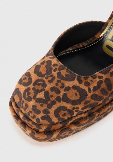 Туфли на высоком каблуке