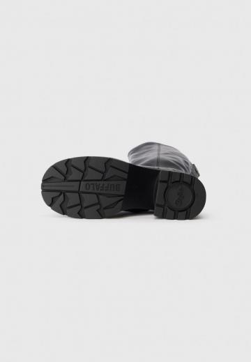 Высокие сапоги