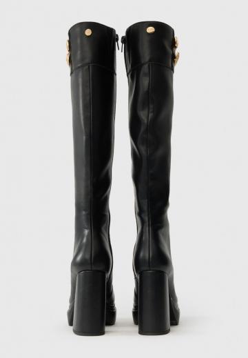 Высокие сапоги