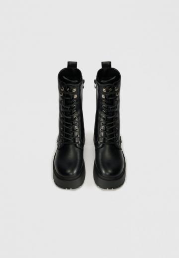 Высокие сапоги