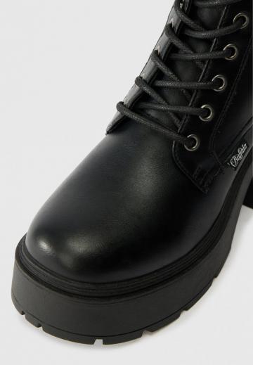 Высокие сапоги