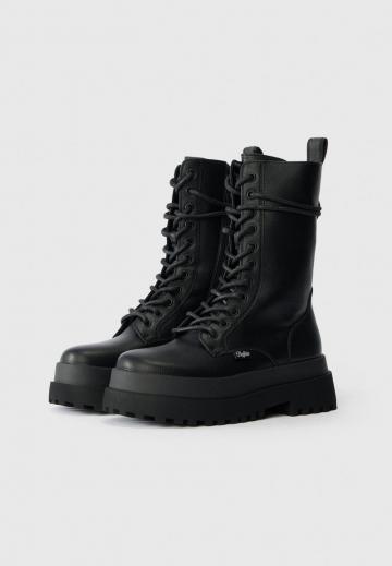 Ботинки на шнуровке