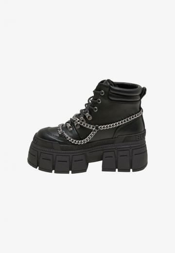 Ботинки на шнуровке