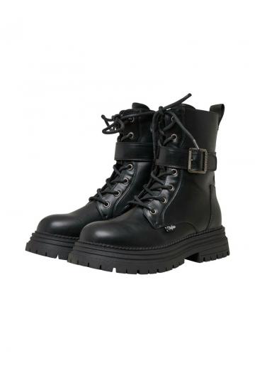 Ботинки на шнуровке