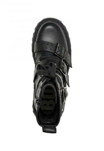 Ботинки на шнуровке