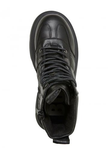 Ботинки на шнуровке