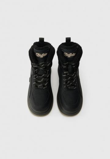 Сапожки на танкетке