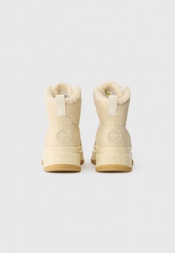 Сапожки на танкетке