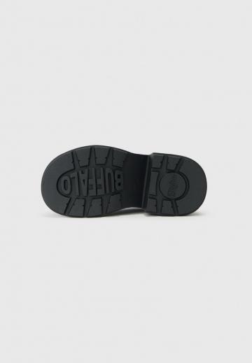 Высокие сапоги