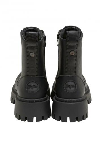 Ботинки на шнуровке