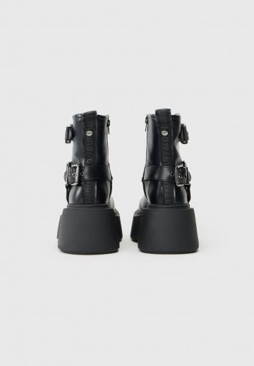 Полусапожки на высоком каблуке