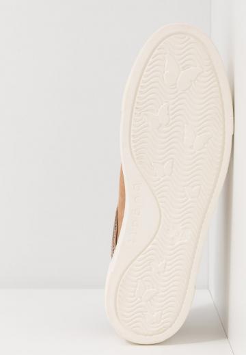 Гандбольные кроссовки