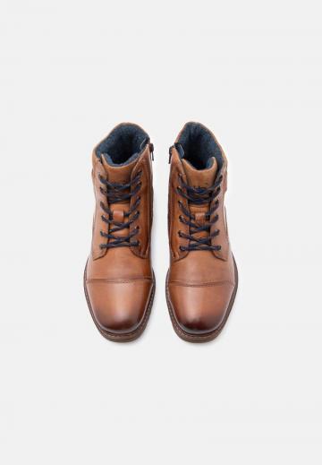 Ботинки на шнуровке