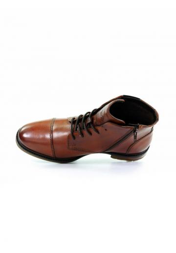 Ботинки на шнуровке