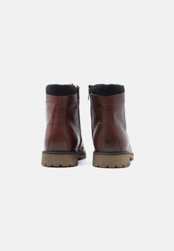 Ботинки на шнуровке