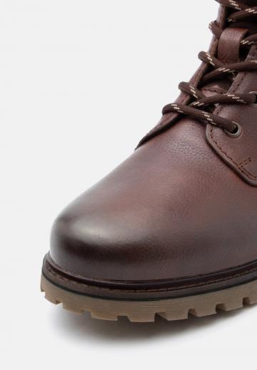 Ботинки на шнуровке