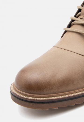 Ботинки на шнуровке