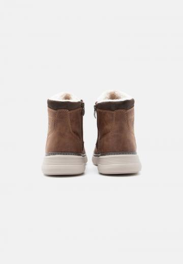 Ботинки на шнуровке