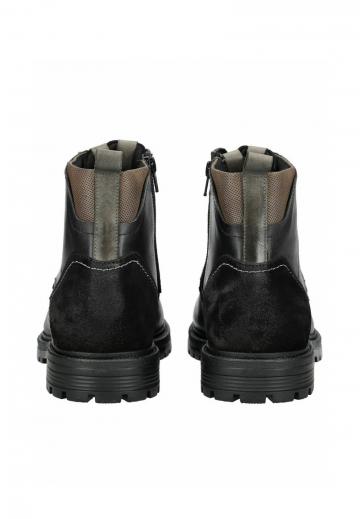 Ботинки на шнуровке