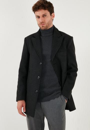 Короткое пальто