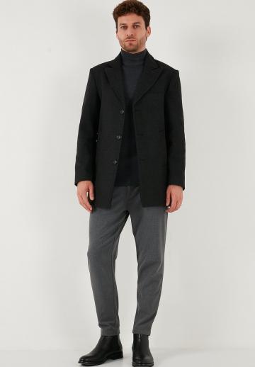 Короткое пальто