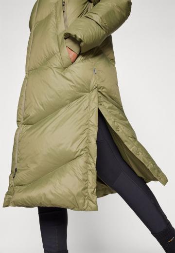 Пуховое пальто