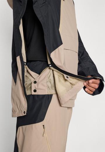 Сноубордическая куртка