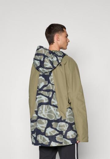 Сноубордическая куртка