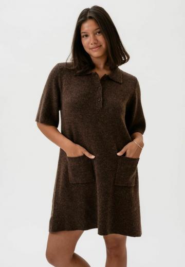 Вязаное платье