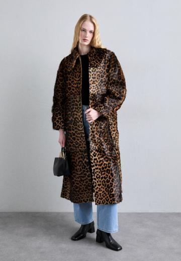 Кожаное пальто