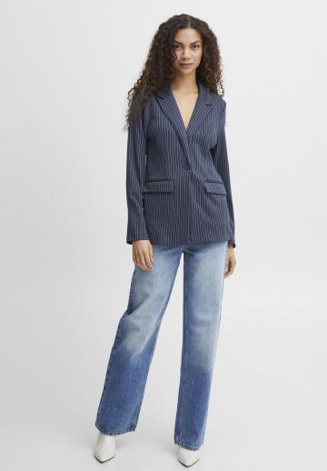 Короткое пальто