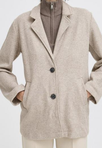 Короткое пальто