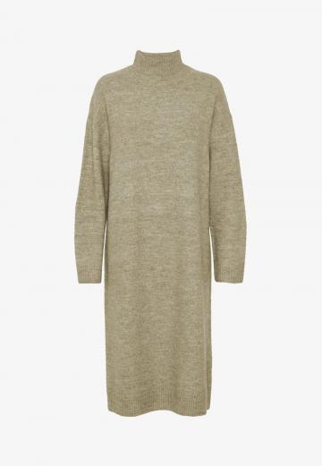 Вязаное платье