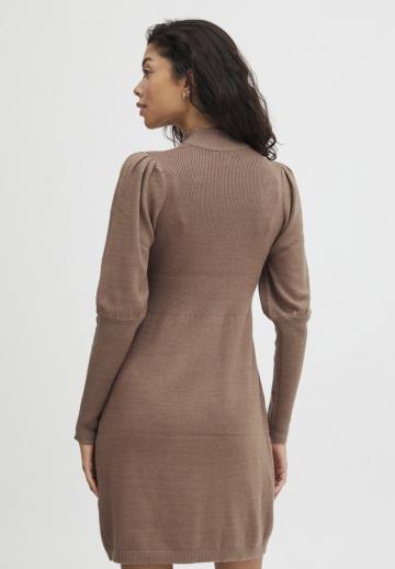 Вязаное платье