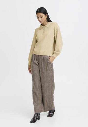 Пуловер с воротником поло