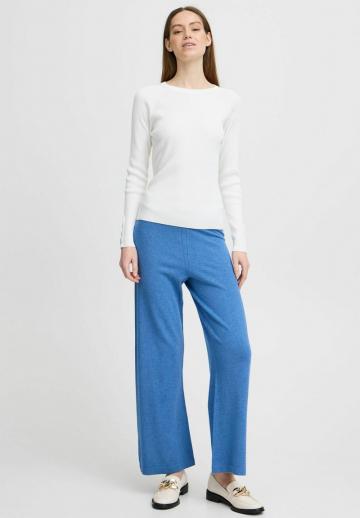 Пуловер в полоску