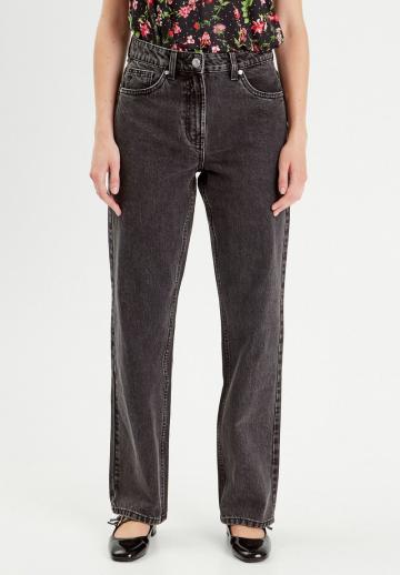 Прямые джинсы