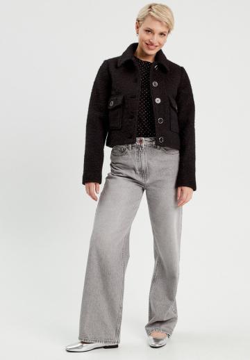 Куртка с накладнымит карманами