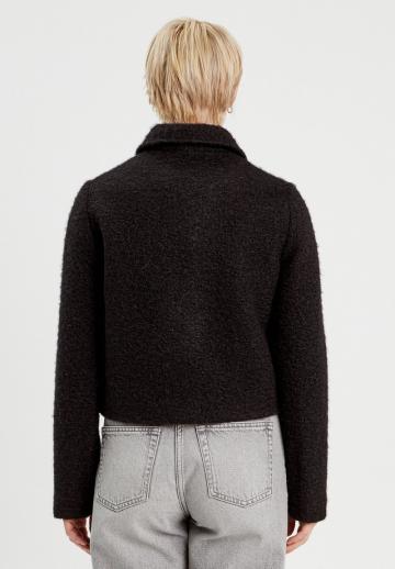 Куртка с накладнымит карманами