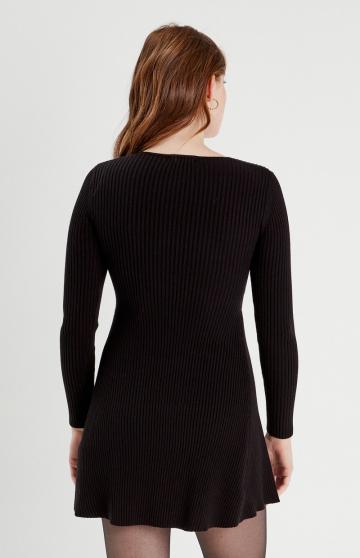 Вязаное платье