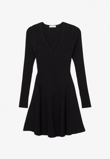 Вязаное платье