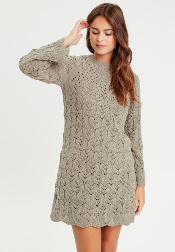 Вязаное платье