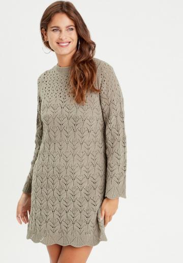 Вязаное платье